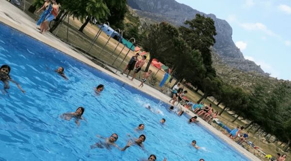 Piscina en el Viaje fin de curso en Navacerrada