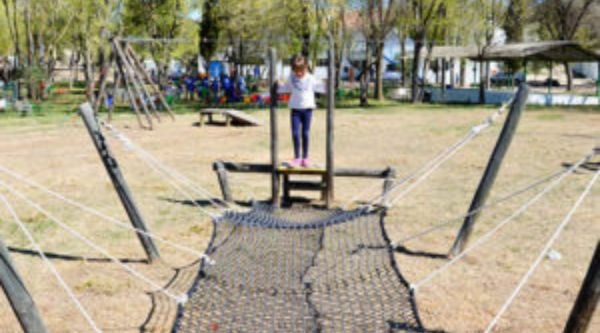 Juegos en la granja escuela